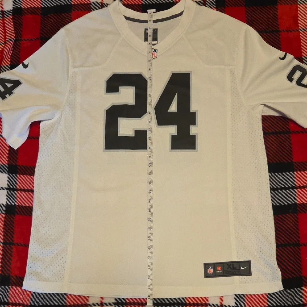 Nike Men's White Jersey with Black Details - Picture 4 of 5